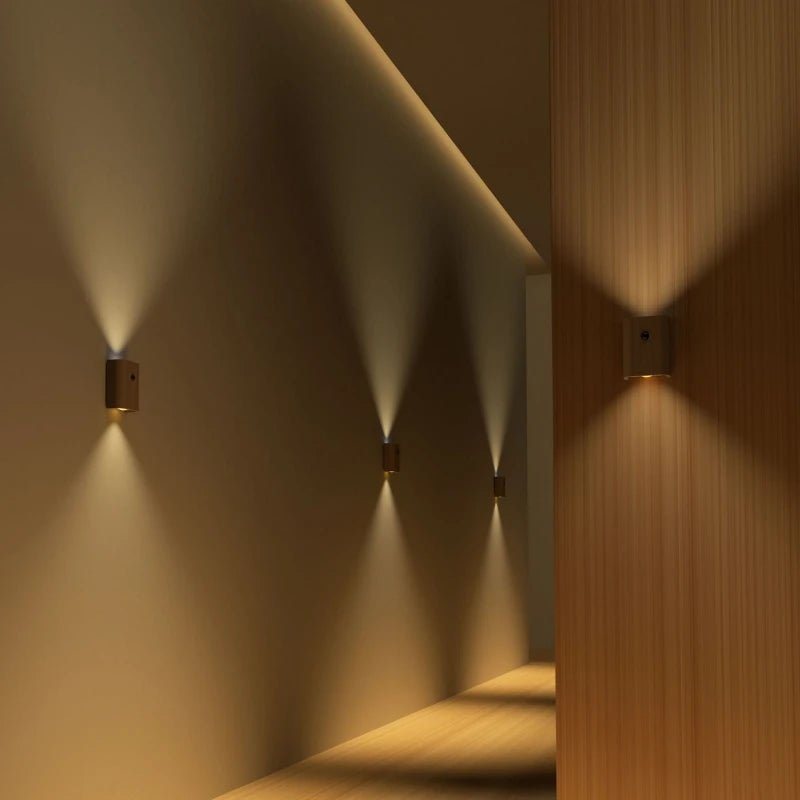 Holzlampe mit Bewegungsmelder und wiederaufladbarem Akku