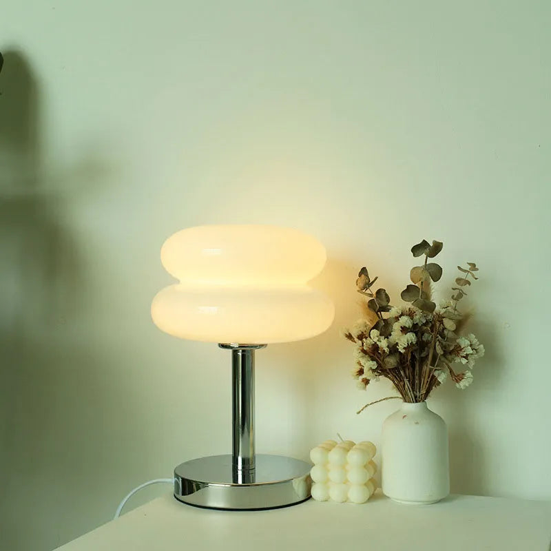Luxuriöse und raffinierte Tischlampe mit eleganter Verarbeitung