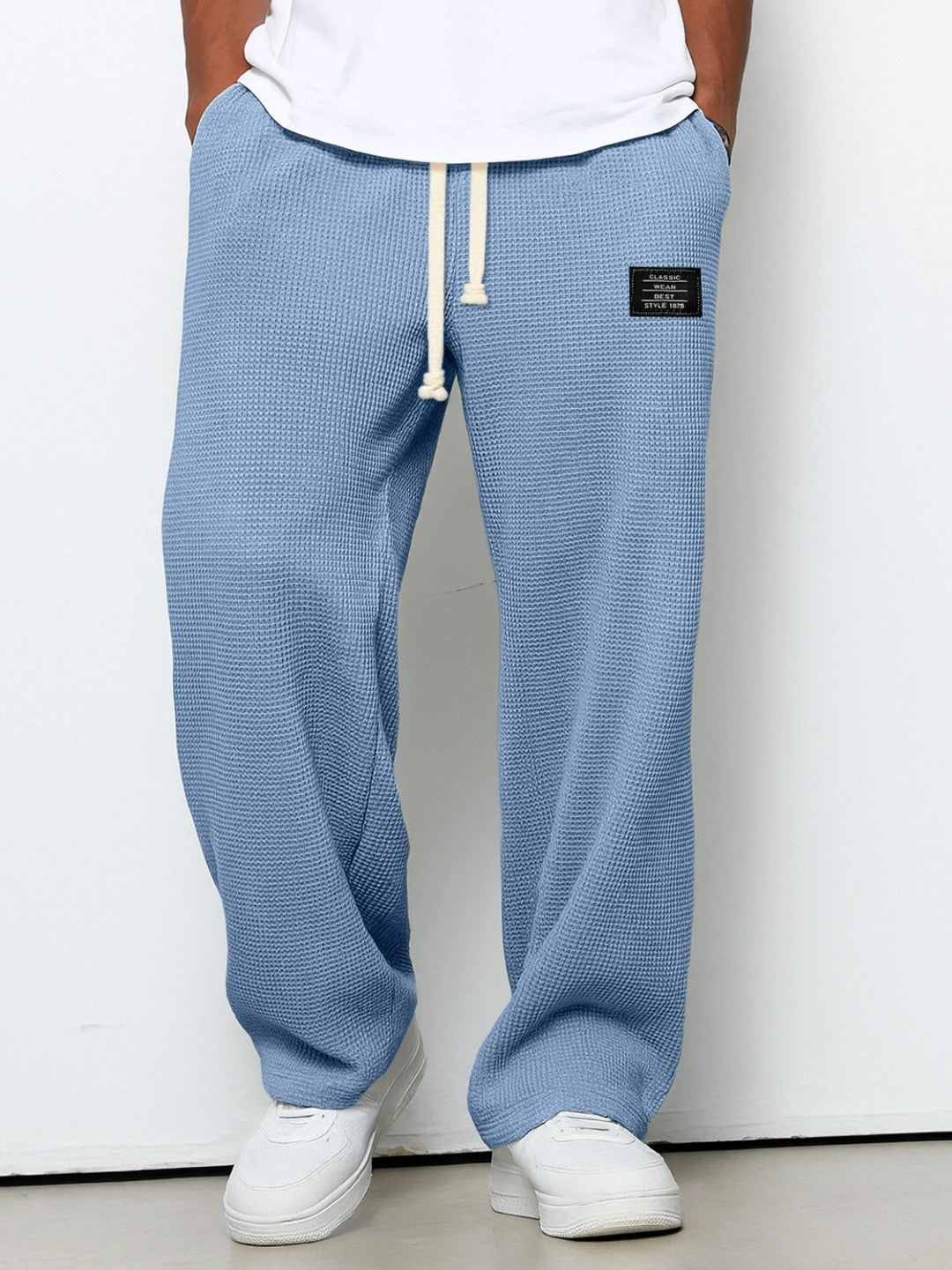 Herrenhose mit weitem Bein