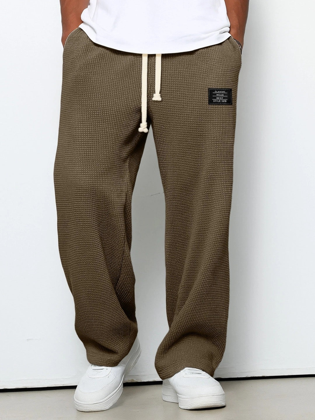 Herrenhose mit weitem Bein