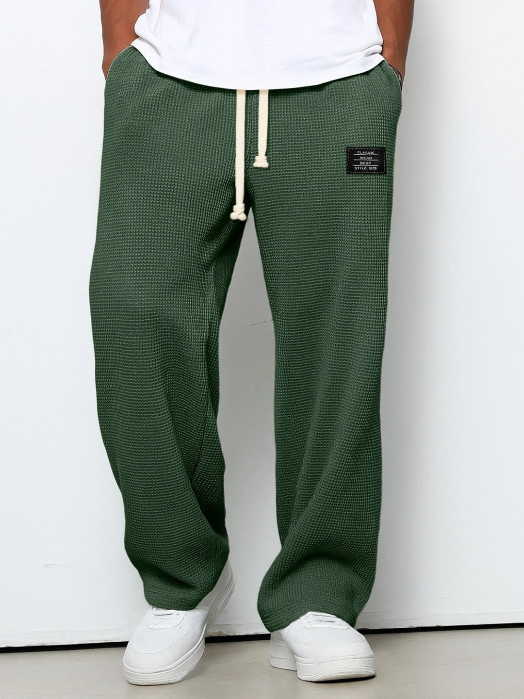 Herrenhose mit weitem Bein