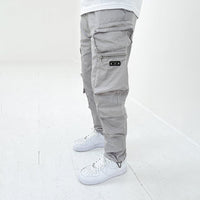Herren Cargohose mit mehreren Taschen und klassischem Schnitt
