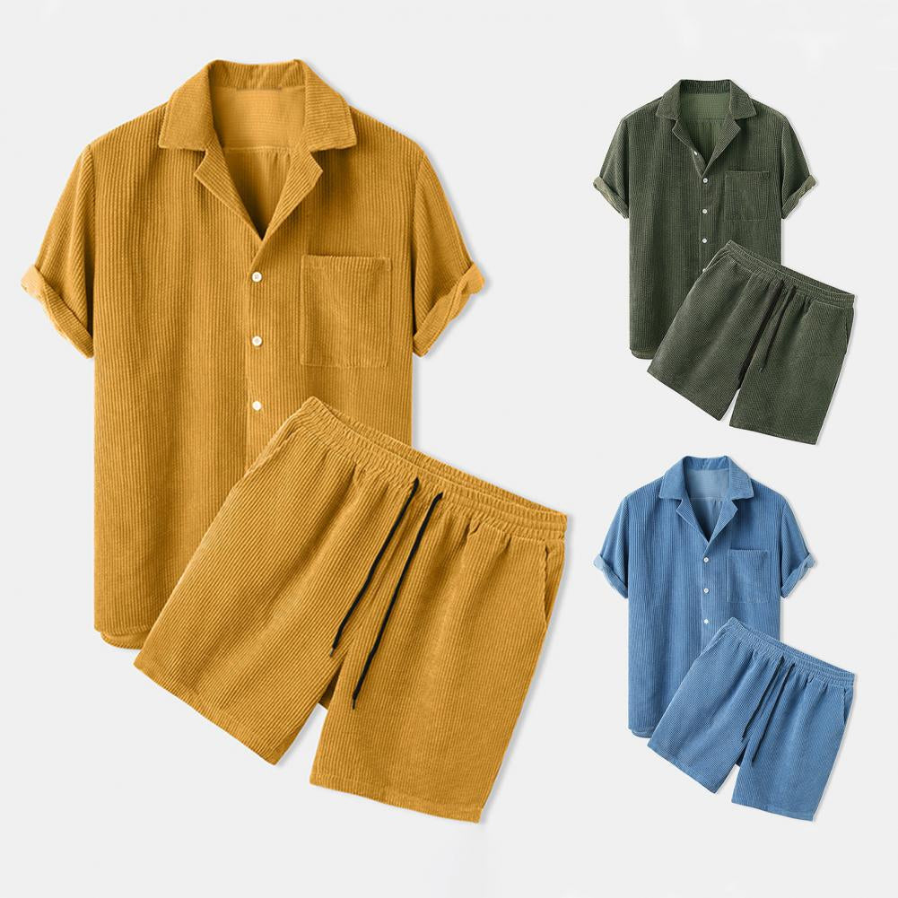 Locker geschnittenes strukturiertes Herren-Set aus Poloshirt mit Reissverschluss und Shorts