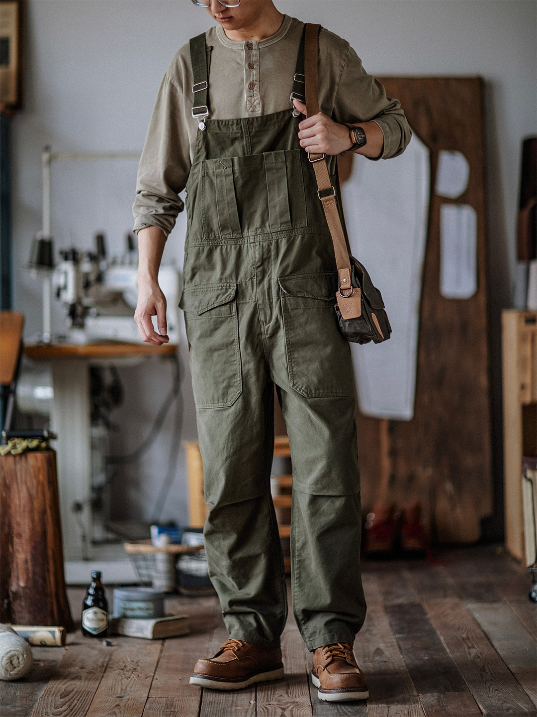 Herren-Latzhose für Arbeit und Freizeit – bequem, mit praktischen Taschen
