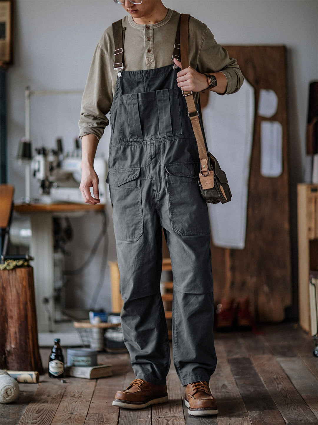 Herren-Latzhose für Arbeit und Freizeit – bequem, mit praktischen Taschen