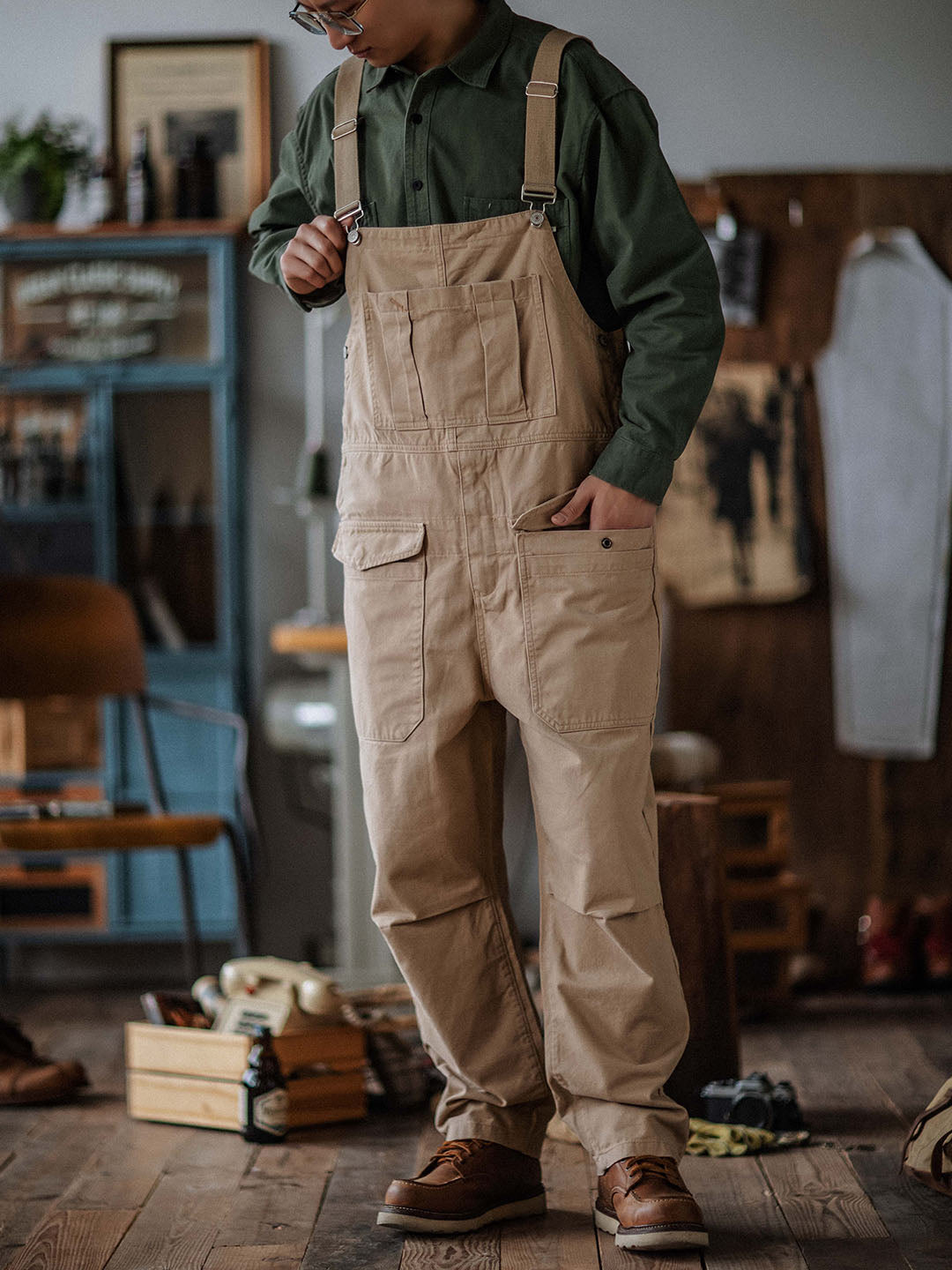 Herren-Latzhose für Arbeit und Freizeit – bequem, mit praktischen Taschen