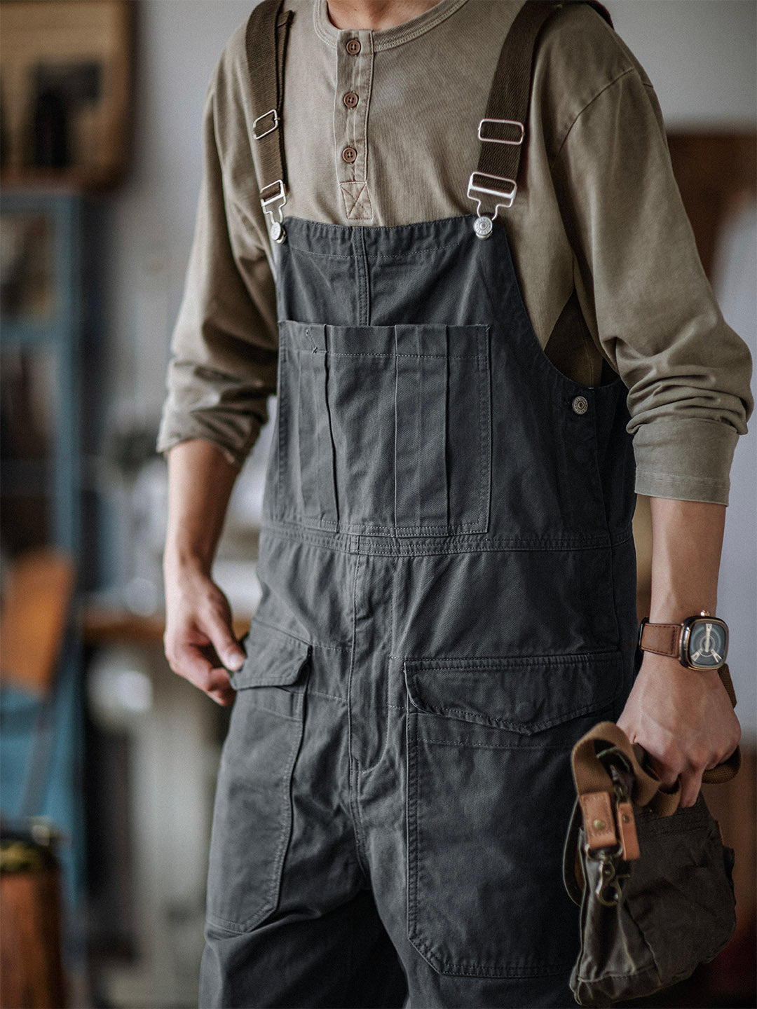 Herren-Latzhose für Arbeit und Freizeit – bequem, mit praktischen Taschen