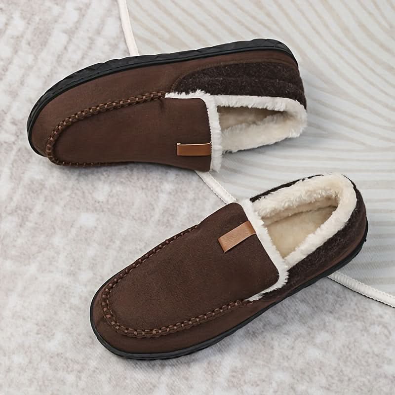 Herren-Hausschuhe im Mokassin-Stil