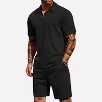 Strukturiertes Herren-Set aus Poloshirt und Shorts