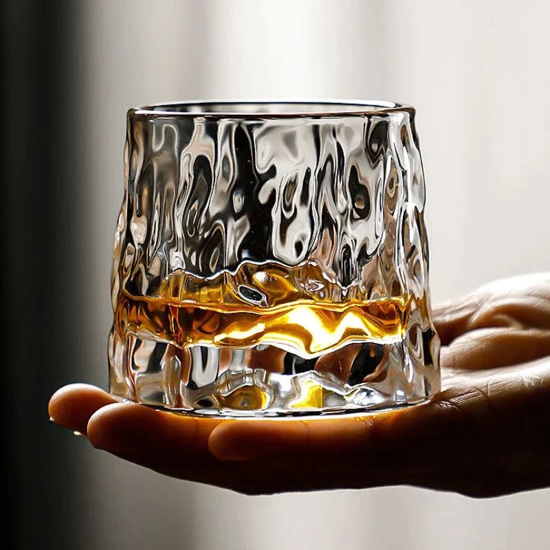 Drehbare Whiskeygläser für raffinierte Eleganz