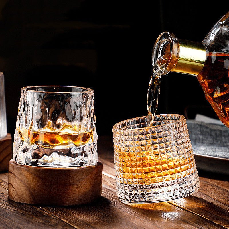 Drehbare Whiskeygläser für raffinierte Eleganz