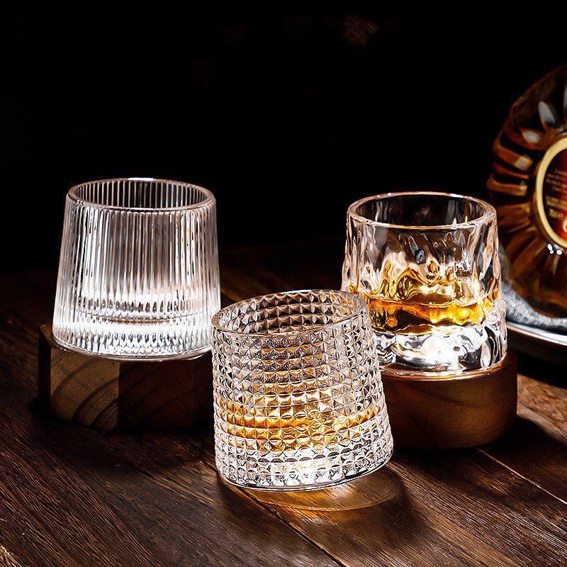 Drehbare Whiskeygläser für raffinierte Eleganz