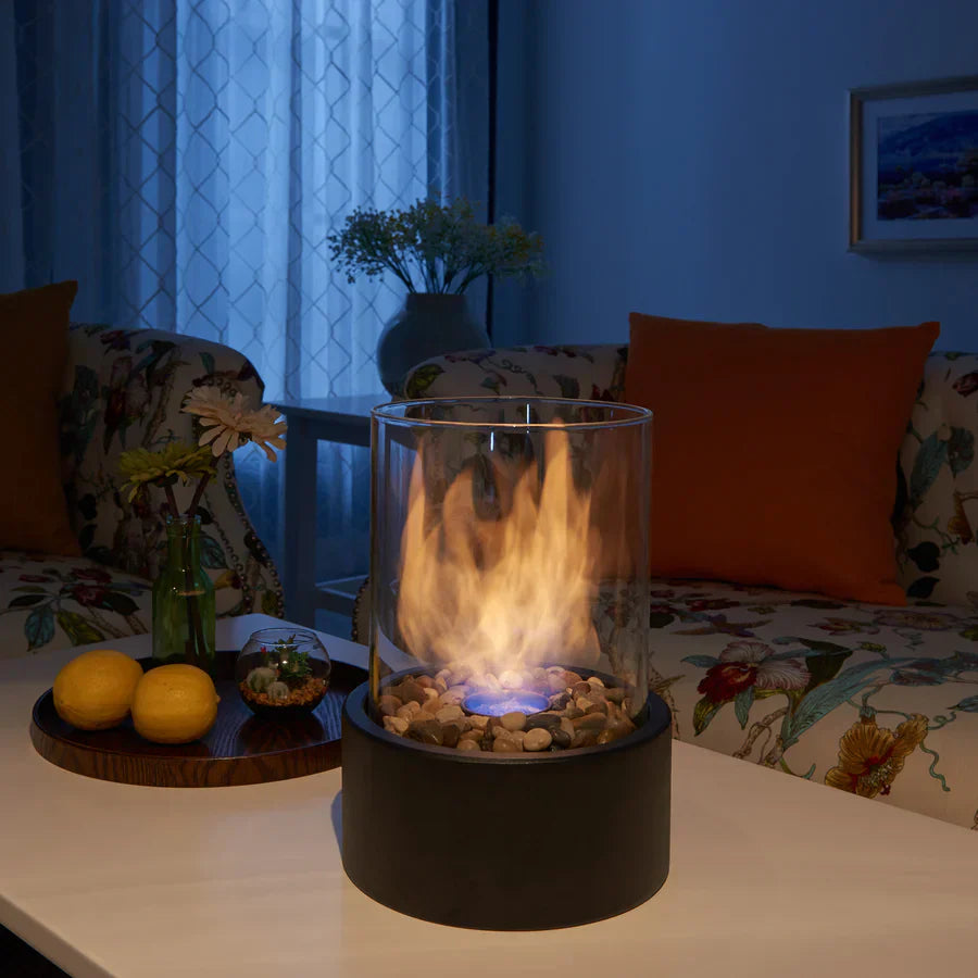 Rauchfreier Glas-Tischkamin – Gemütliche Atmosphäre für drinnen und draussen