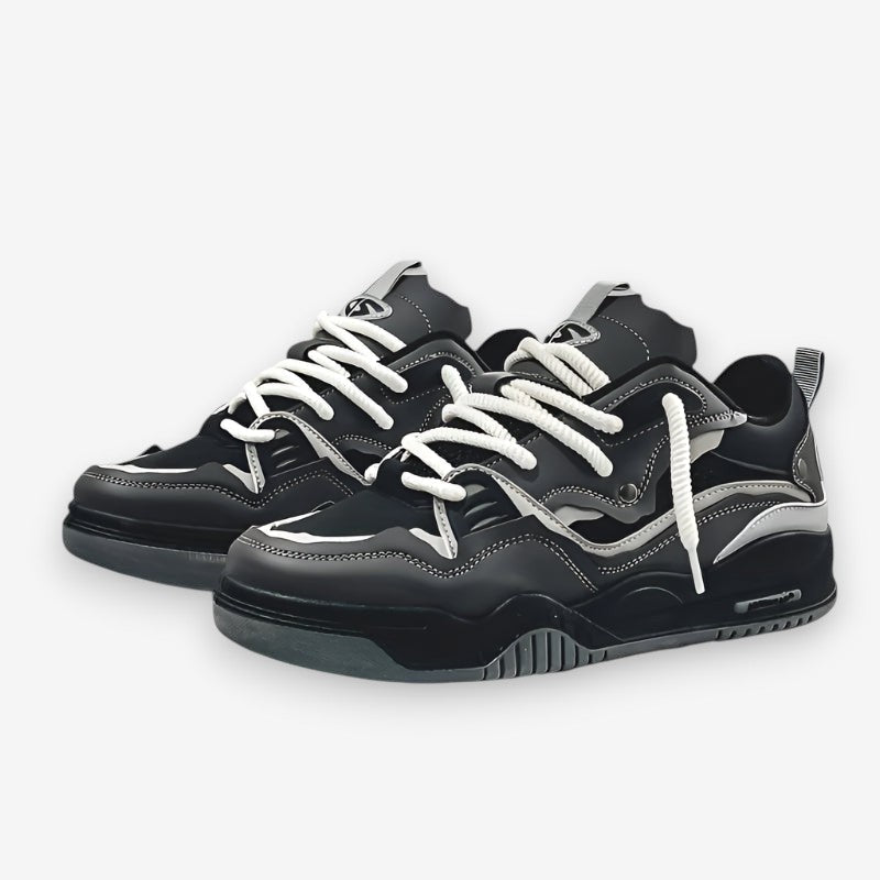 Schnür-Sneaker mit dicker Sohle und geometrischem Muster