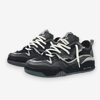 Schnür-Sneaker mit dicker Sohle und geometrischem Muster