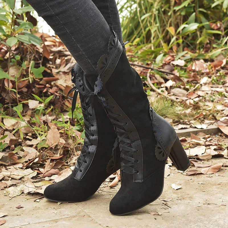Halbhohe Schnürstiefel