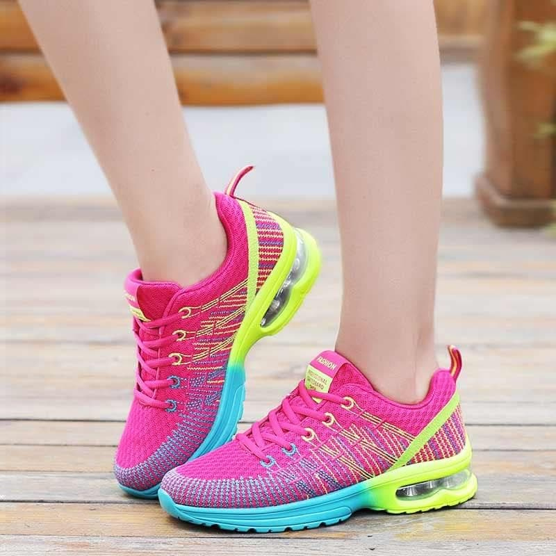 Lässiger Sneaker mit Schnürung