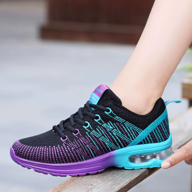 Lässiger Sneaker mit Schnürung