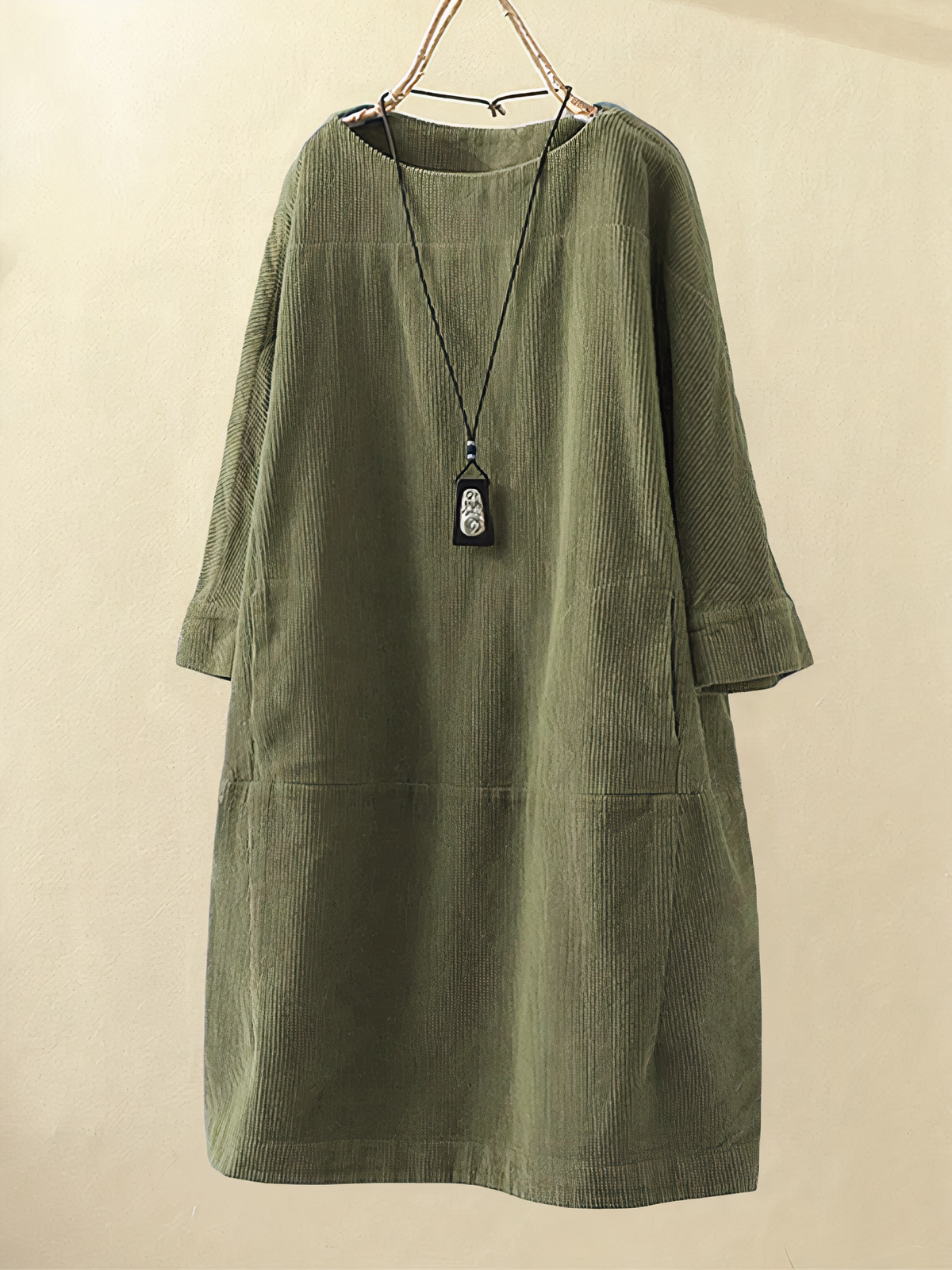 Gemütliches Cord-Midikleid mit Taschen
