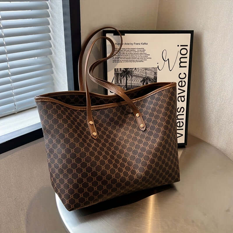 Retro-Tasche mit geometrischem Muster – Elegante und praktische Handtasche