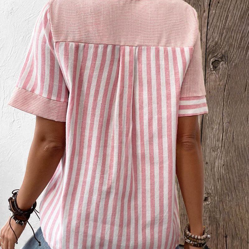 Gestreifte Damenbluse mit Knopfleiste