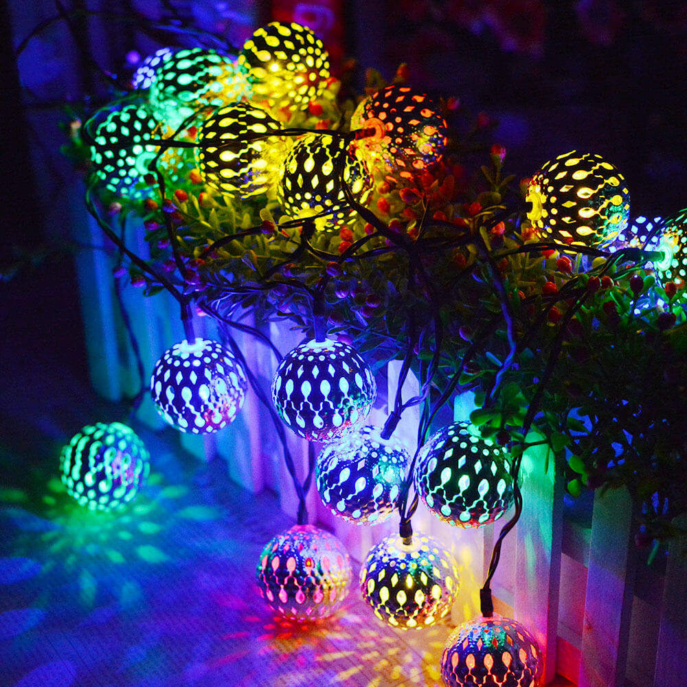 Kugelförmige Metall-Lichterkette - Solarbetrieben - Elegante Aussenbeleuchtung