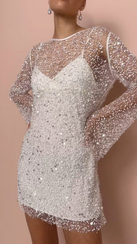 Perlenbesetztes Netzkleid mit Trägern für den Winter