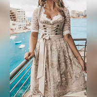 Traditionelle Damentracht – Khaki Oktoberfest-Outfit