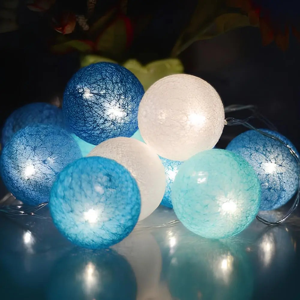 Stimmungsvolle Kugel-Lichterkette