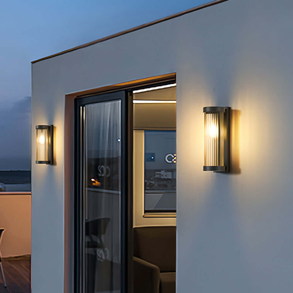 Zylindrische Solar-Aussenleuchte aus Metall und Glas