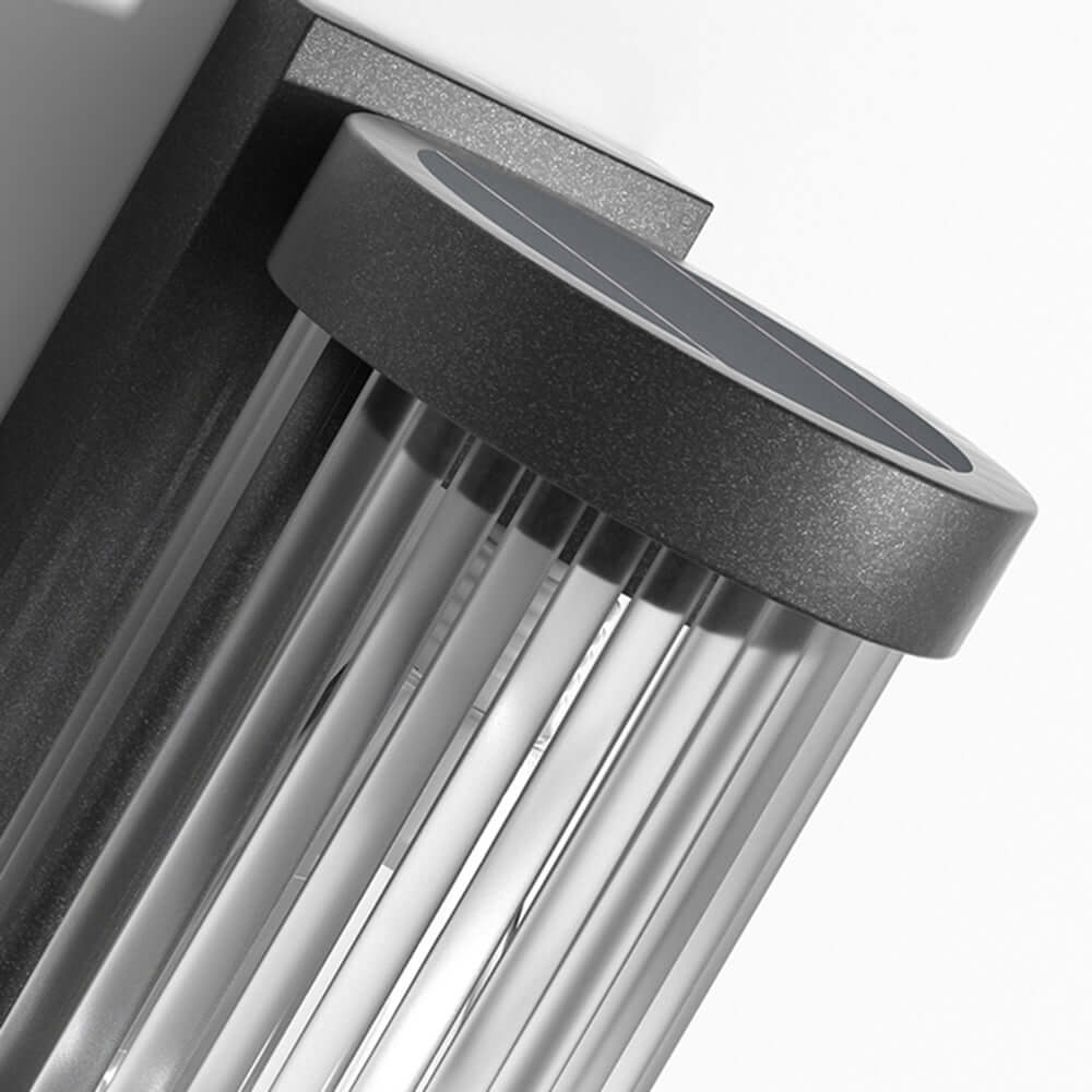 Zylindrische Solar-Aussenleuchte aus Metall und Glas