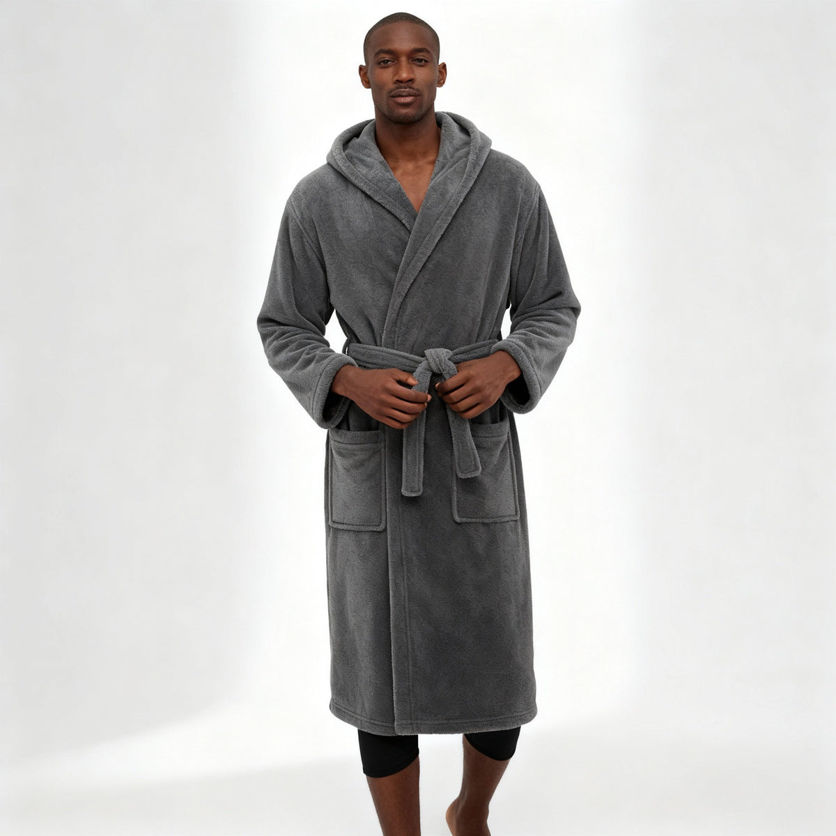 Herren-Bademantel mit Kapuze aus wärmendem High-Loft-Fleece