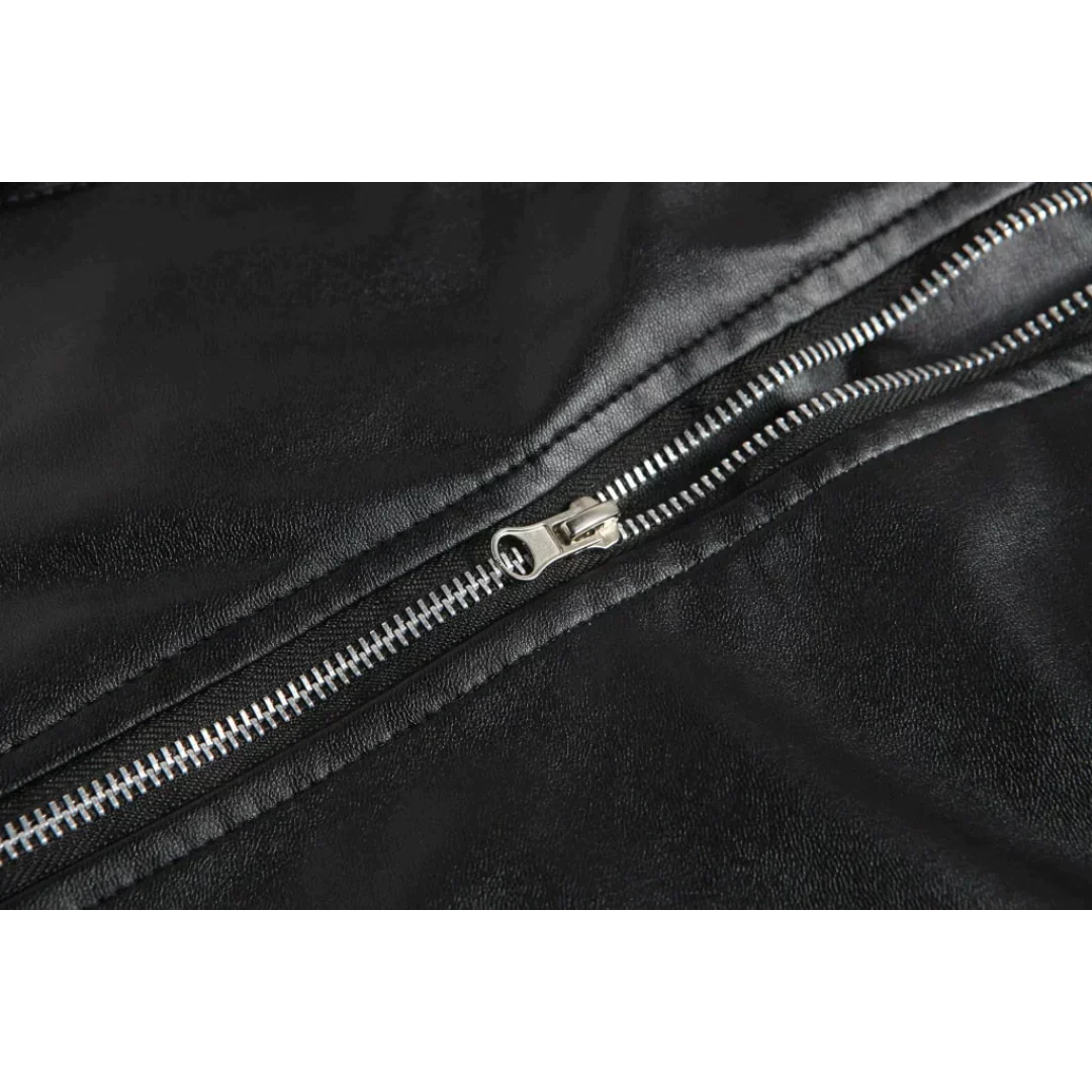 Herren-Motorradjacke mit diagonalem Reissverschluss und Gürtel