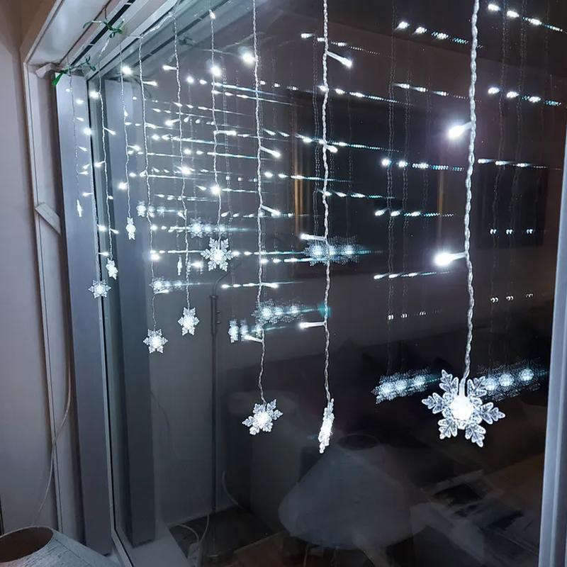 Schneeflocken-LED-Lichtervorhang für drinnen und draussen