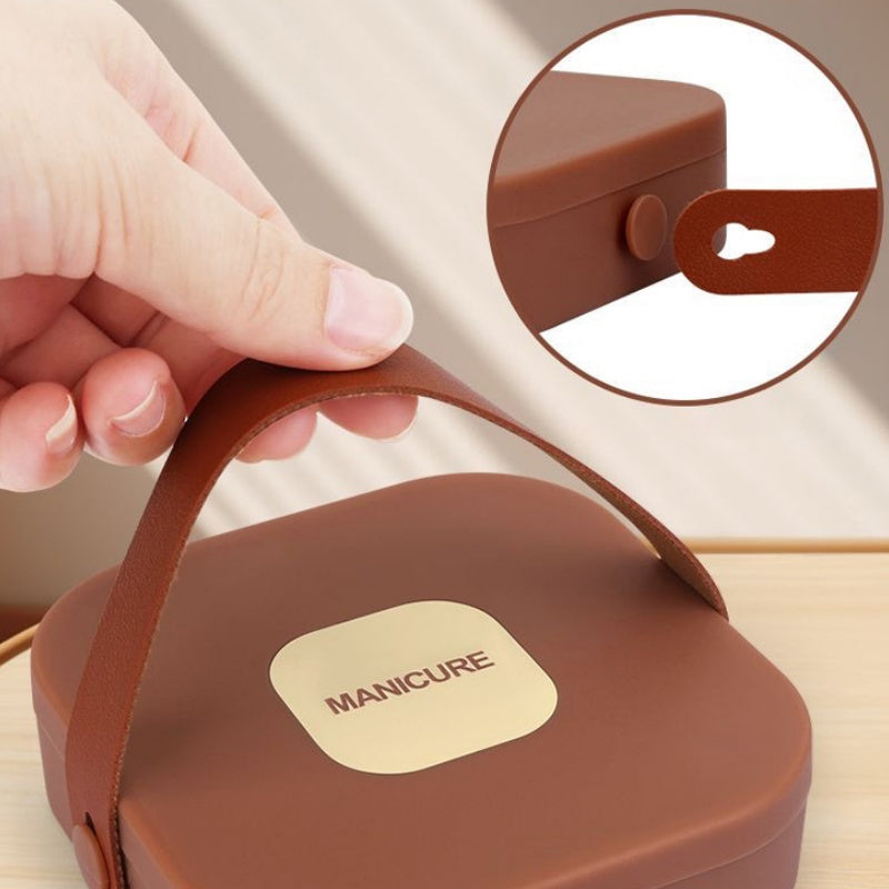 Tragbares, 7-teiliges Maniküreset mit Nagelknipser