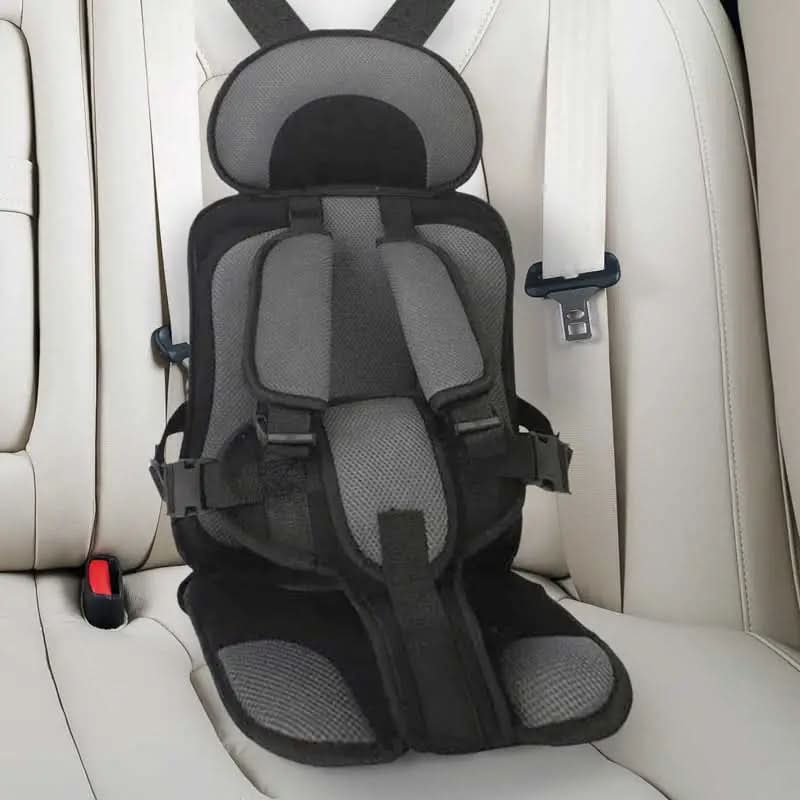 Tragbare Kinder-Sitzerhöhung für das Auto auf Reisen