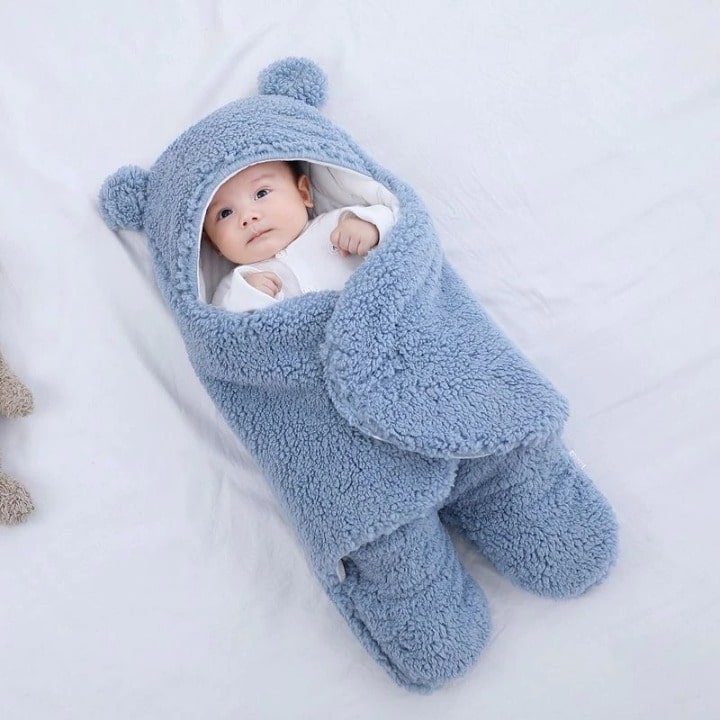 Kapuzen-Fleece-Babydecke im Pucksack-Design