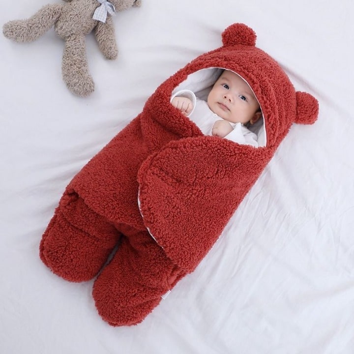 Kapuzen-Fleece-Babydecke im Pucksack-Design