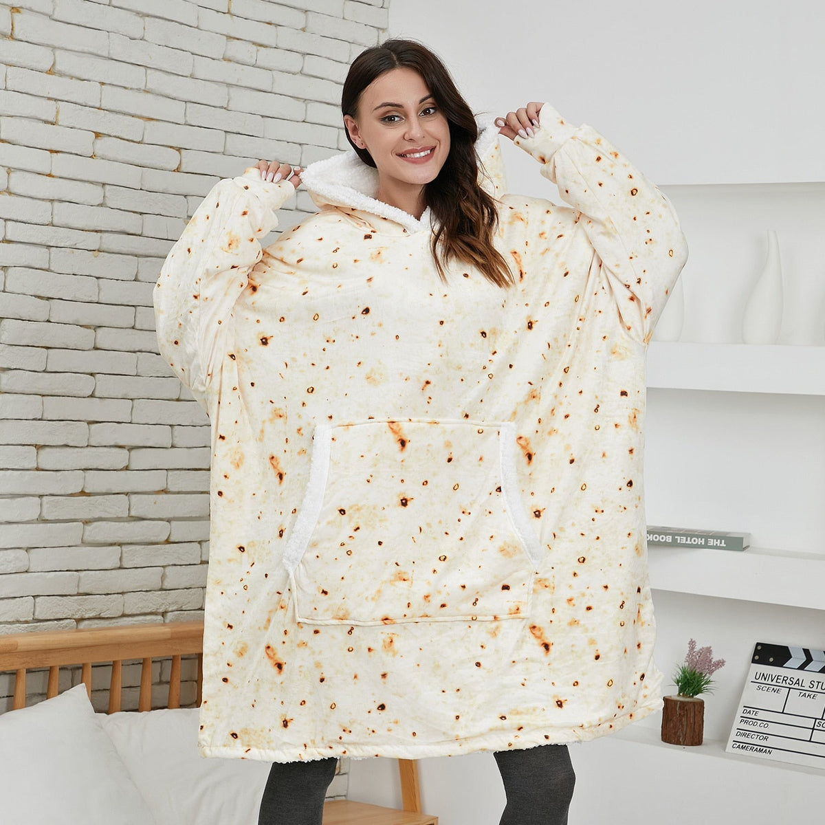 Kapuzenpullover und Decke in Einem | Kombination aus weichem Kapuzenpullover und bequemer Decke