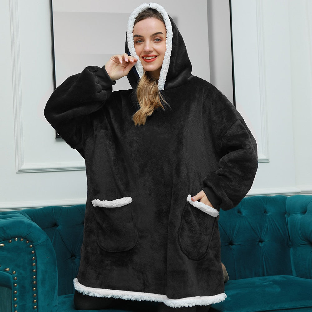 Kapuzenpullover und Decke in Einem | Kombination aus weichem Kapuzenpullover und bequemer Decke