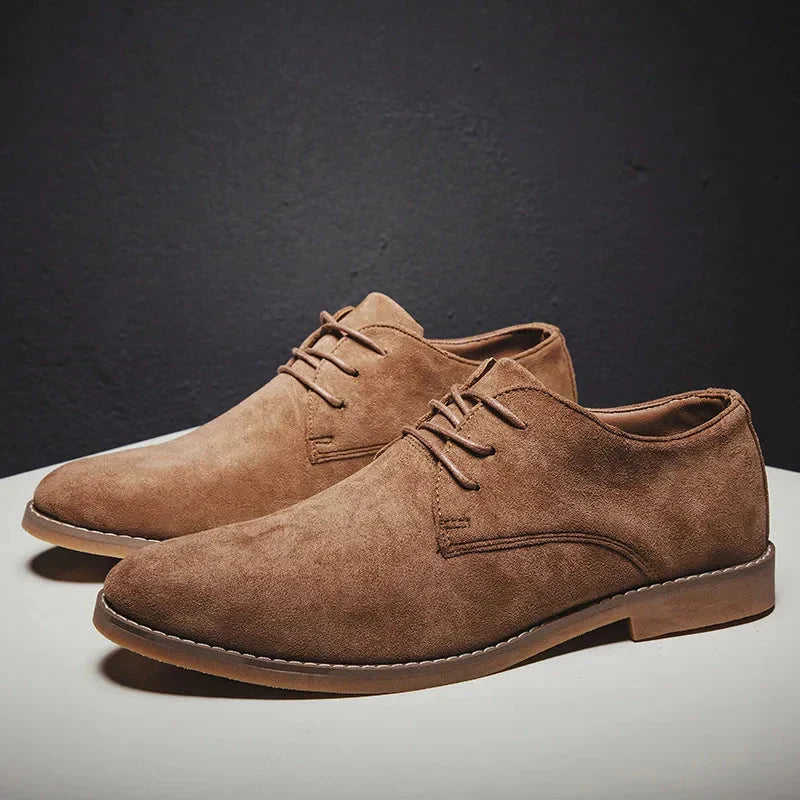 Bequemer, eleganter Derby-Schuh aus Veloursleder