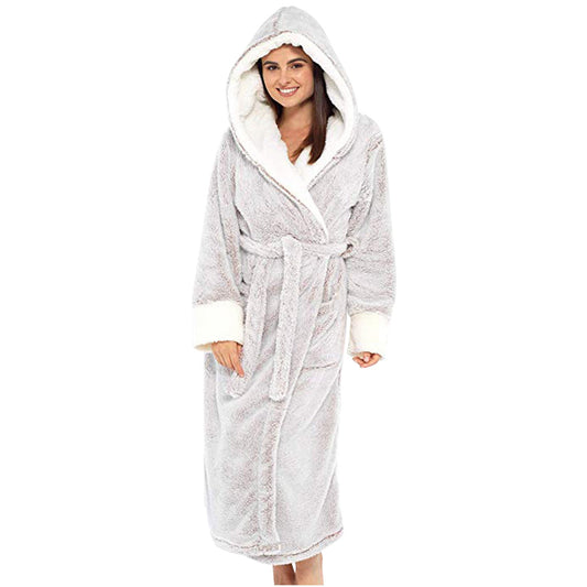 Bequemer Fleece-Bademantel mit Kapuze und Gürtel