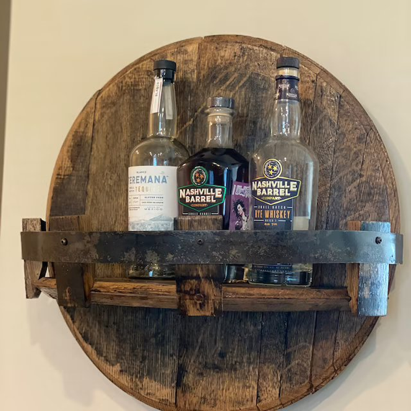 Rundes rustikales Massivholz Whiskyfass Wandregal