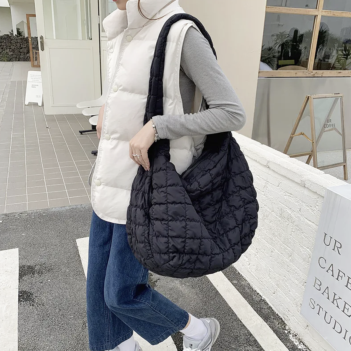 Gesteppte, extra grosse Schultertasche