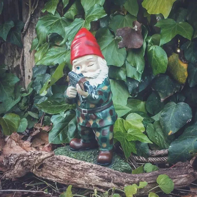 Gartenzwerge-Armee - Schütze deinen Garten mit Humor