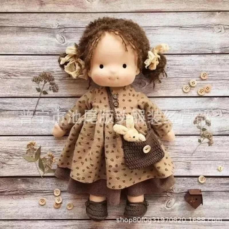 Handgefertigtes Baumwoll-Plüschpuppenspielzeug – Waldorf Emma