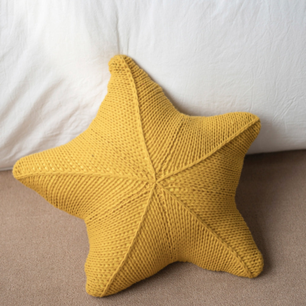 Handgestricktes Seestern-Kissen