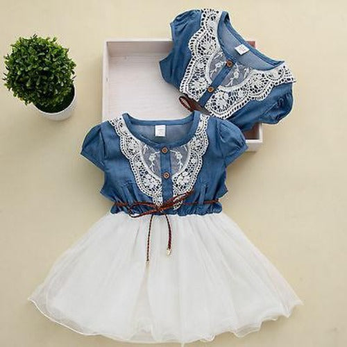 Kombiniertes Kleid mit besticktem Brustteil