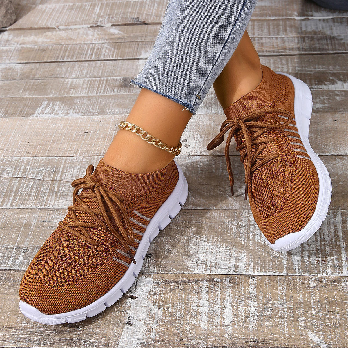 Kompakter Damen-Sportschuh