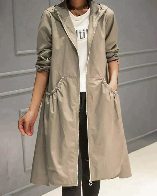Leichte Damenjacke mit Kapuze